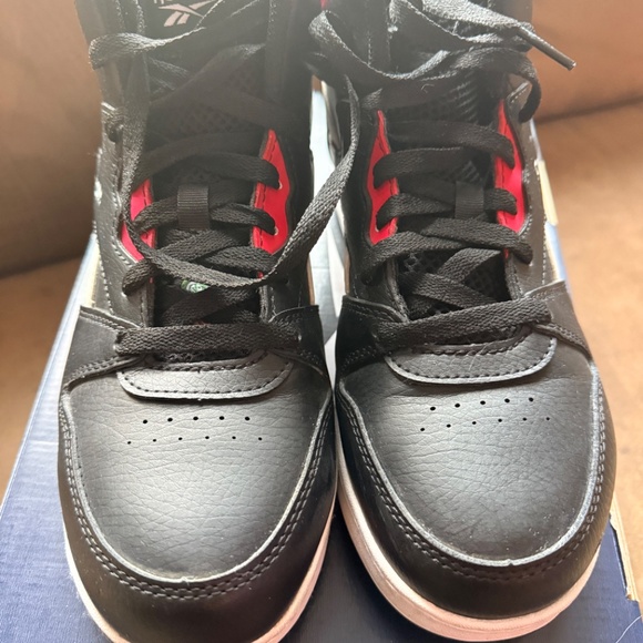 LIKE NEW Steel-Toed Safety athletic work shoes - Picture 2 of 3